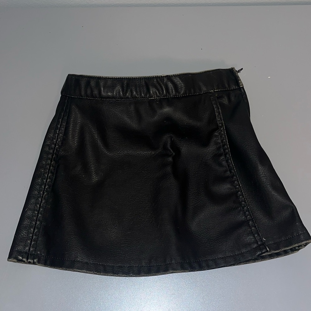 H&M - Little Girl Skirt - Size  4T